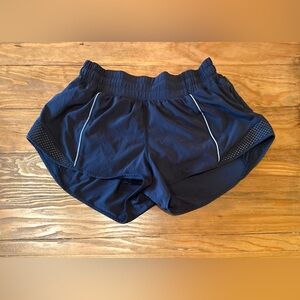 LuLulemon Hotty Hot Low-Rise Lined Shorts 2.5" Women's Navy Running size 6 rare